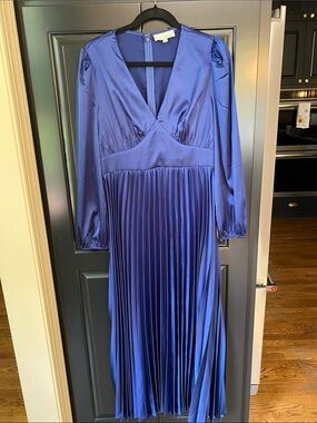 Pinch Royal Blue Long Sleeve Pleated V-Neck Dress